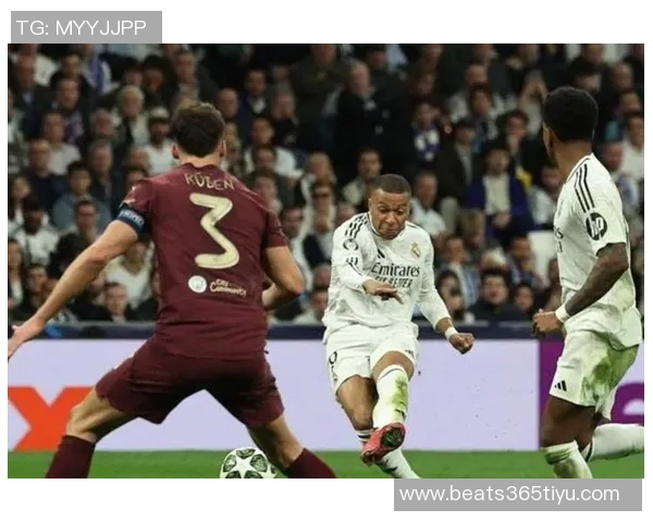 姆巴佩左膝不适与手指骨折仍执意出战展现求战决心 姆巴佩左膝不适与手指骨折仍执意出战展现求战决心